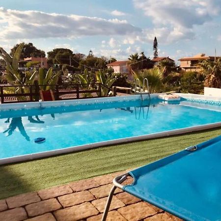 Al Meriggio Apartments Бруколи Экстерьер фото